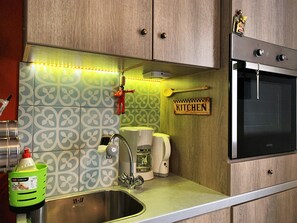 1 bedroom, iron/ironing board, free WiFi, bed sheets - Vintage Apartment (Athens)