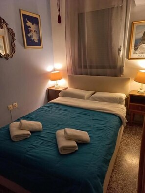1 bedroom, iron/ironing board, free WiFi, bed sheets - Vintage Apartment (Athens)