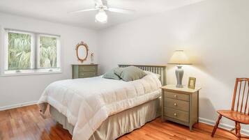 4 Schlafzimmer, Bügeleisen/Bügelbrett, kostenloses WLAN, Bettwäsche