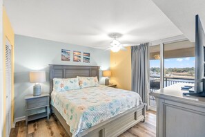 3 bedrooms, iron/ironing board, free WiFi, bed sheets - Spacious 2nd row condo, great amenities + Free Attraction Tickets! (North Myrtle Beach)