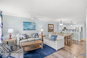 TV - Spacious 2nd row condo, great amenities + Free Attraction Tickets! (North Myrtle Beach)