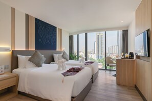 Deluxe-Zweibettzimmer | Minibar (mit einigen kostenlosen Artikeln), Schreibtisch