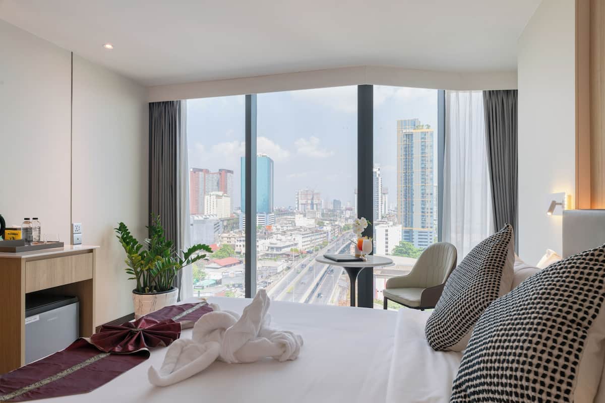 Deluxe Single Room | Free minibar items, desk, soundproofing, rollaway beds