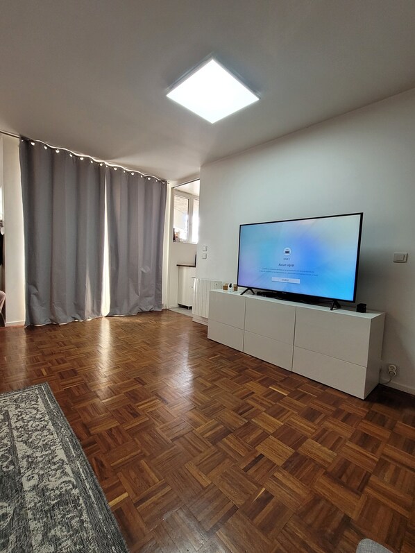 Interior - 3 Bedroom Appartement / 12th Arrondissement / fully furnished / close to Nation (Paris)