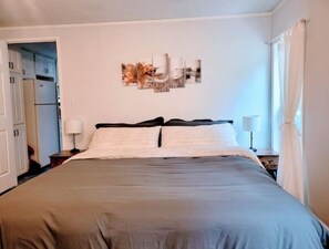 4 bedrooms, desk, iron/ironing board, WiFi - Private home on an acreage - Jasper Park gateway
 (Hinton)