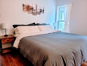 4 habitaciones, escritorio, tabla de planchar con plancha y wifi 