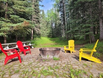 Private home on an acreage - Jasper Park gateway
