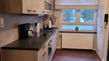 Kühlschrank, Ofen, Herdplatte, Geschirrspüler
