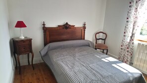 4 chambres, fer et planche à repasser, Wi-Fi gratuit