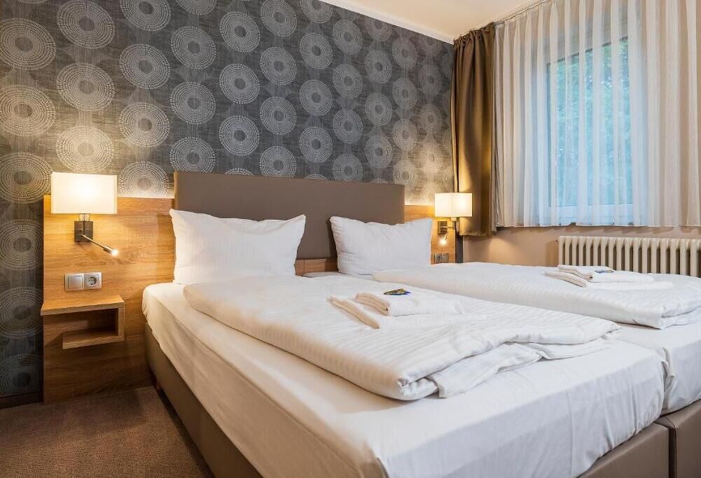 Dobbeltrom – classic | Allergitestet sengetøy, skrivebord, wi-fi (inkludert) og sengetøy