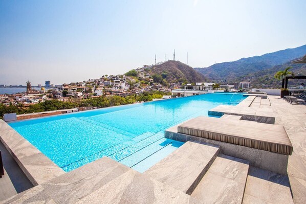 Brand new 2-bedroom condo in the heart of the Romantic Zone - Modern Luxury 2BR in Romantic Zone (Puerto Vallarta)