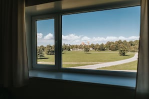 Desk, free WiFi, bed sheets - Staadioni Hotell (Kuressaare)