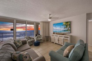 TV, offices - "Blue Waters 803" Sleeps 8-Gulf Views (Panama City Beach)