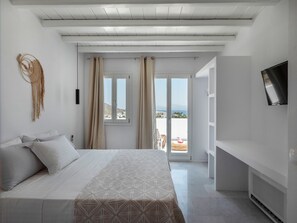 5 makuuhuonetta, tallelokero huoneessa, silitysrauta/-lauta