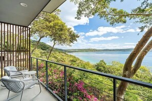 Property grounds - 4-Module Hideaway with Dual-Level Infinity Pool (Liberia)