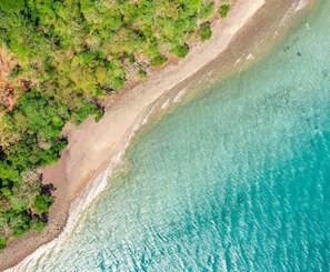 Beach - 4-Module Hideaway with Dual-Level Infinity Pool (Liberia)