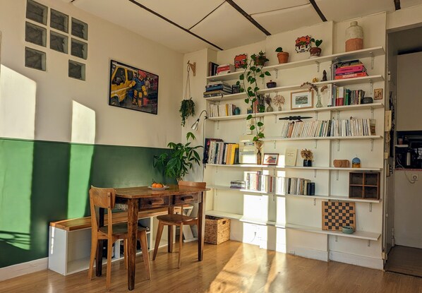 Interior - Colorful Parisien apartment in heart of trendy Belleville (Paris)