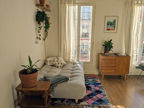 Interior - Colorful Parisien apartment in heart of trendy Belleville (Paris)