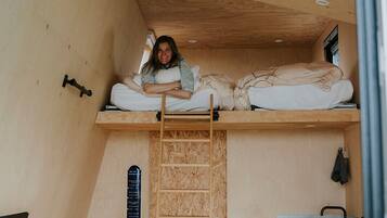 1 bedroom, bed sheets