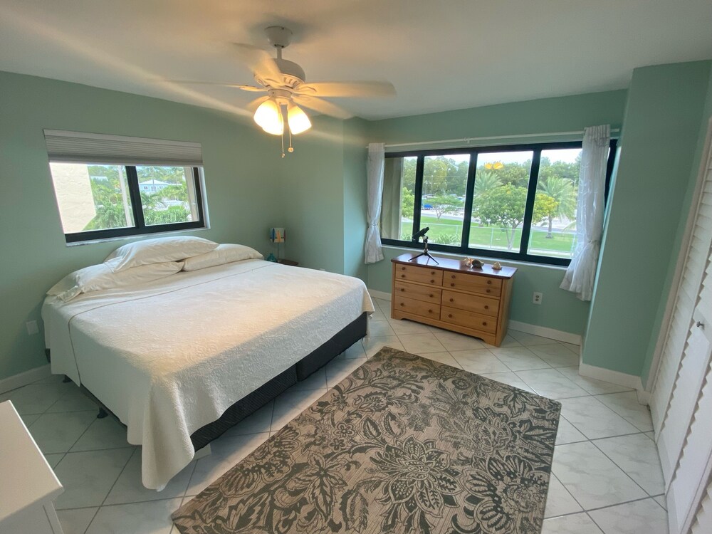 Fabulous Futura Yacht Club Townhome with boat slip! Islamorada Vrbo