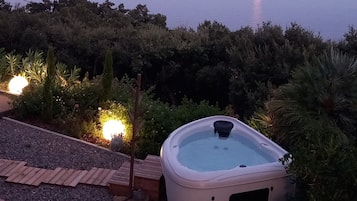 Idromassaggio all'aperto