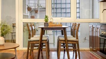 Standard Studio | Laptop workspace, free WiFi