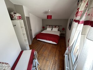 3 bedrooms, iron/ironing board, WiFi