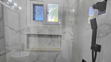 Family Cabin | Bathroom