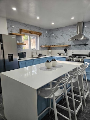 Family Cabin | Private kitchen - Casa Margarita (Roatan)