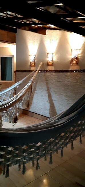 Interior - Lindo Village Duplex 3/4, para 6 pessoas, a 150 metros da Praia! (Patamares Salvador)