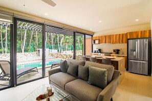 Een televisie en een tafeltennistafel