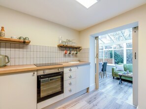 Dishwasher, cookware/dishes/utensils