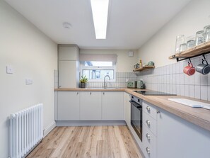 Dishwasher, cookware/dishes/utensils