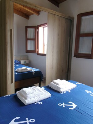 2 bedrooms, iron/ironing board, free WiFi, bed sheets