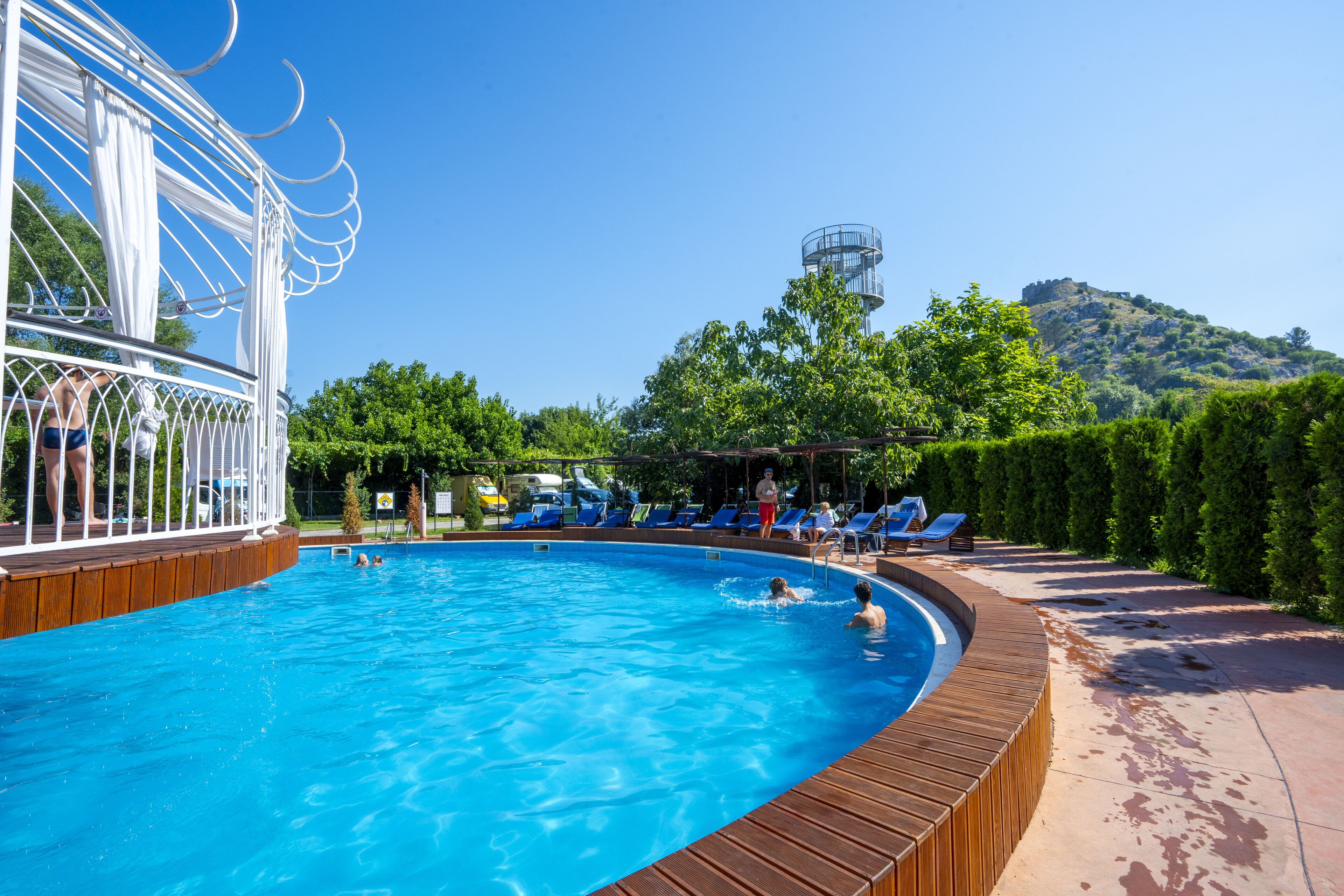 Seasonal outdoor pool, pool umbrellas, sun loungers