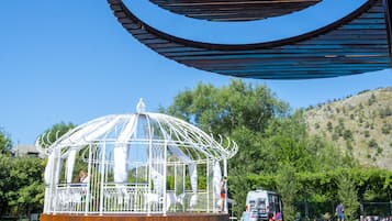 Seasonal outdoor pool, pool umbrellas, sun loungers