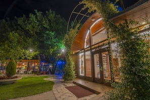 Exterior - Hotel Legjenda (Shkodër)