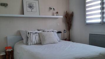 4 chambres, fer et planche à repasser, Wi-Fi, draps fournis