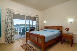 1 bedroom, in-room safe, blackout curtains, soundproofing - Top View retreat (Mahé Island)