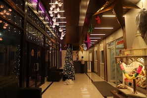 Reception - Rosewood Luxury Hotel (Bhubaneshwar)