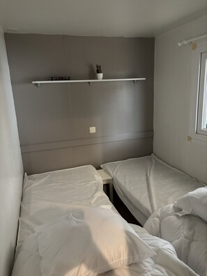 3 chambres, lit parapluie
