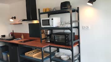 Kühlschrank, Mikrowelle, Ofen, Toaster