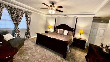 4 bedrooms, desk, iron/ironing board, WiFi