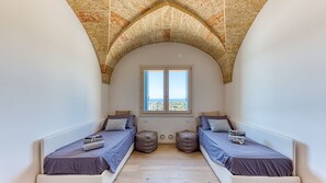 3 camere, ferro/asse da stiro, Wi-Fi gratuito, lenzuola