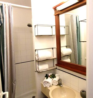 Hair dryer, towels - Very quiet house with shared swimming pool (Moliets-et-Maa)