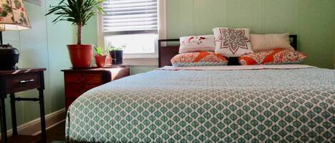 2 bedrooms, desk, iron/ironing board, travel crib