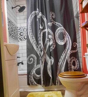 Whirlpool, Haartrockner, Handtücher, Seife