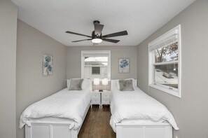 4 Schlafzimmer, Bügeleisen/Bügelbrett, WLAN, Bettwäsche