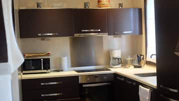 Frigorífico, horno y tostadora