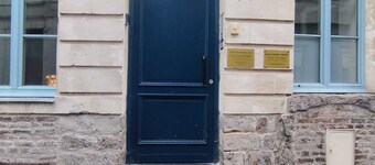 En Hypercentre, au Calme, Avec Cour Privative Aménagée, Appartement Rénové